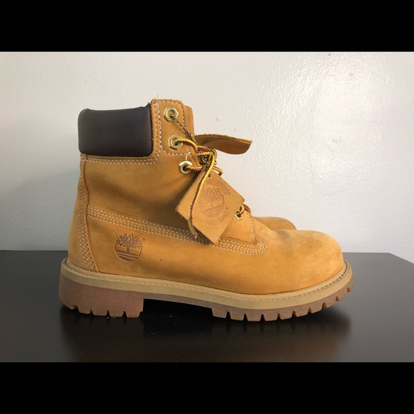 Timberlands Women’s 6 inch Premium Boots - Picture 1 of 4